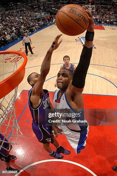 Cuttino Mobley of the Los Angeles Clippers goes up for a dunk during the game against the Sacramento Kings at Staples Center on March 5, 2008 in Los...