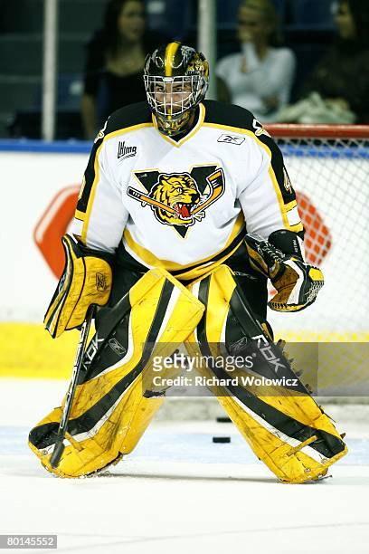 Kevin Poulin of the Victoriaville Tigres warms up prior to facing the Quebec City Remparts at Colisee Pepsi on March 01, 2008 in Quebec City, Quebec,...