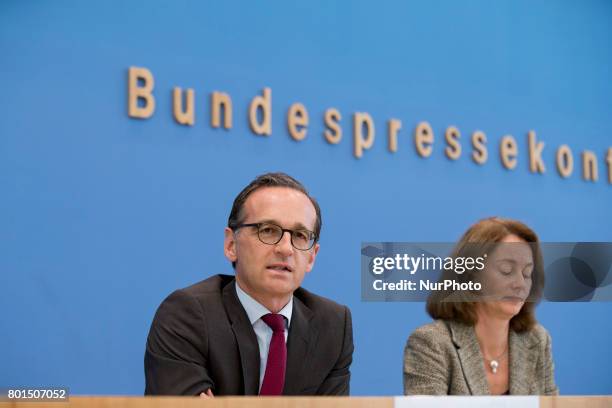 German Family Minister Katarina Barley and Justice Minister Heiko Maas attend a news conference regarding the evolution of the quote of women in...