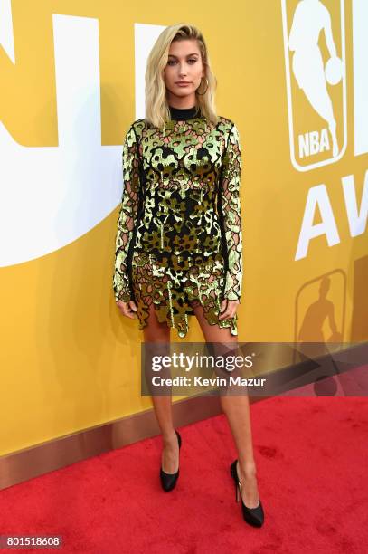 Model Hailey Baldwin attends the 2017 NBA Awards Live on TNT on June 26, 2017 in New York, New York. 27111_002