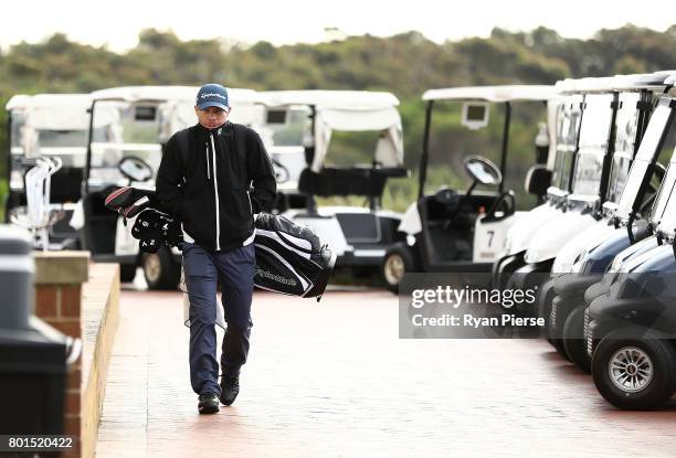 Australian Cricketer David Warner arrives during the Australian Cricketers' Association Golf Day at New South Wales Golf Club on June 27, 2017 in...