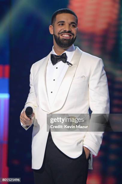 Kevin Drake Kevin Drake Photos and Premium High Res Pictures - Getty Images