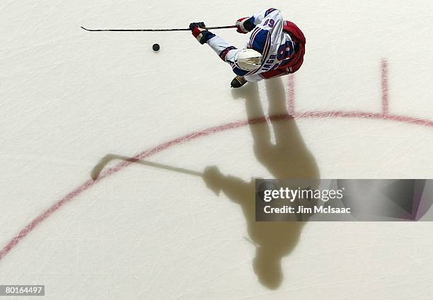 Jaromir Jagr of the New York Rangers warms up before playing the New York Islanders on March 6, 2008 at Nassau Coliseum in Uniondale, New York.