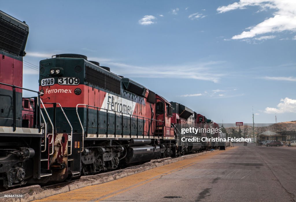 Bestia train, onto which immigrants climb on their way to the United States