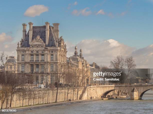 jardin des tuileries (the tuileries garden), paris, france - museo del louvre fotografías e imágenes de stock