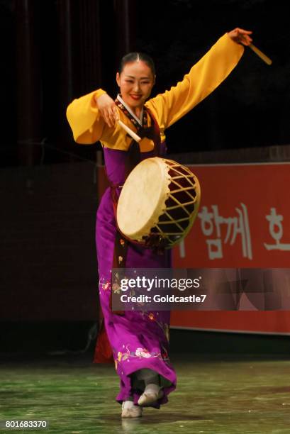 traditional culture of korea - traditional korean house stock pictures, royalty-free photos & images