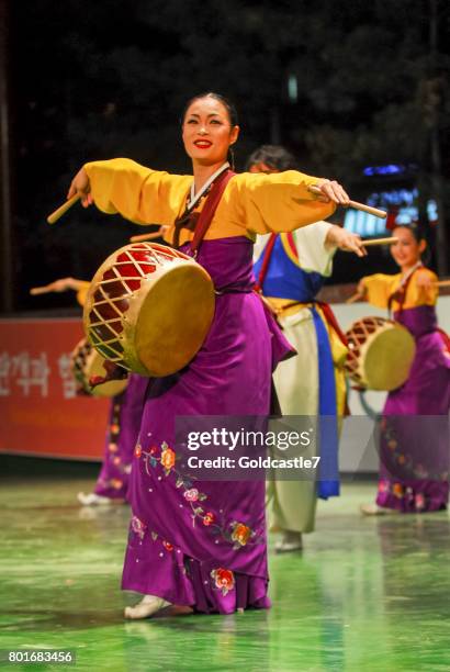 traditional culture of korea - traditional korean house stock pictures, royalty-free photos & images