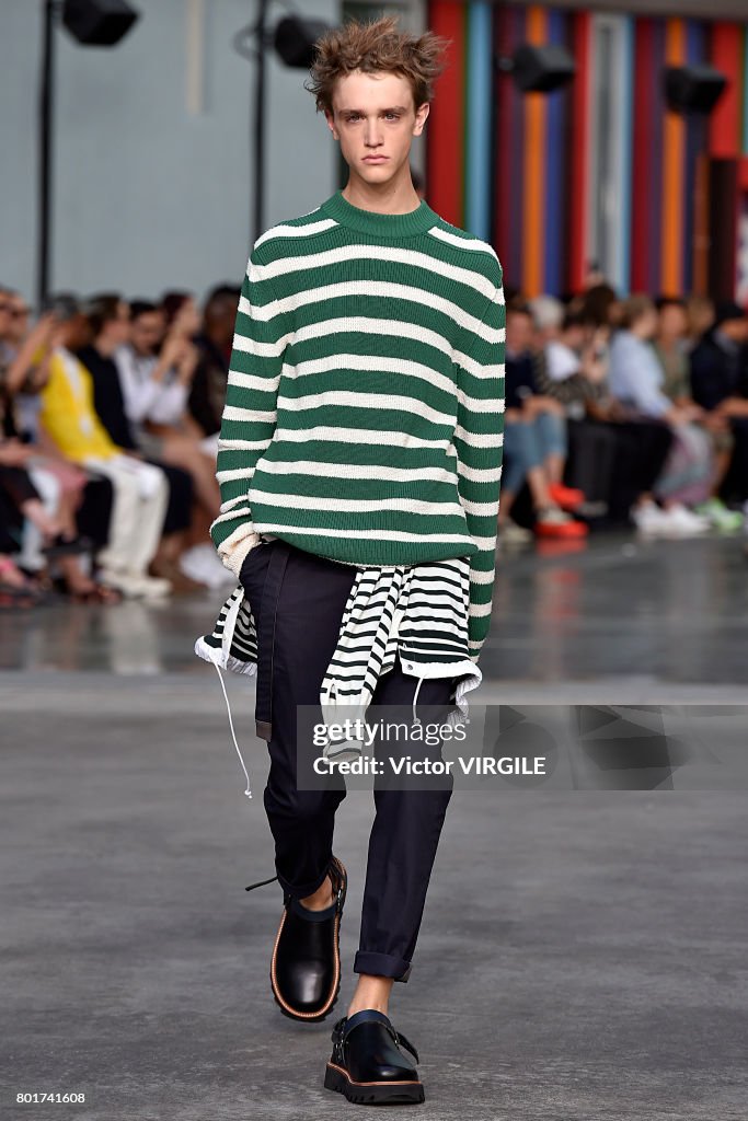 Sacai : Runway - Paris Fashion Week - Menswear Spring/Summer 2018