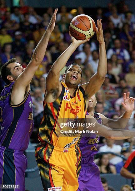 Sean Lampley of the Tigers shoots during game three of the NBL Grand Final series between the Sydney Kings and the Melbourne Tigers at the Sydney...