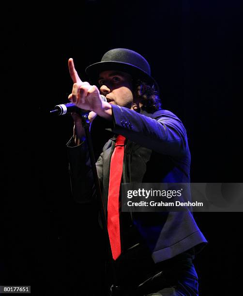 Paul Smith from the group Maximo Park performs during day three of Playground Weekender 2008 at the Del Rio Resort on March 9, 2008 in Sydney,...