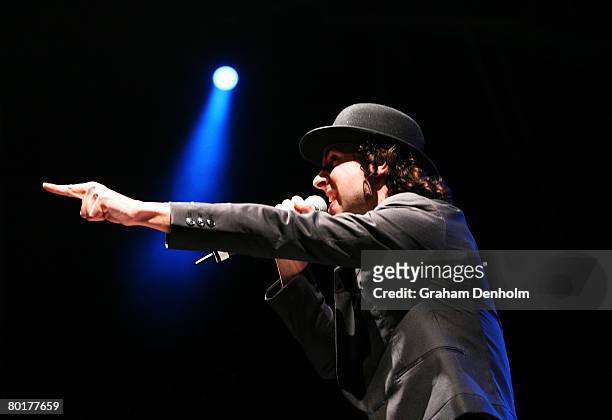 Paul Smith from the group Maximo Park performs during day three of Playground Weekender 2008 at the Del Rio Resort on March 9, 2008 in Sydney,...