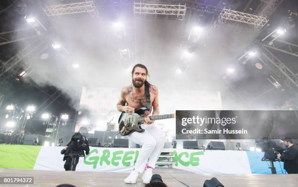 Simon Neil of Biffy Clyro performs on day 4 of the Glastonbury Festival 2017 at Worthy Farm, Pilton on June 25, 2017 in Glastonbury, England.