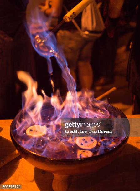 queimada is made from licor de orujo - vaso de barro fotografías e imágenes de stock