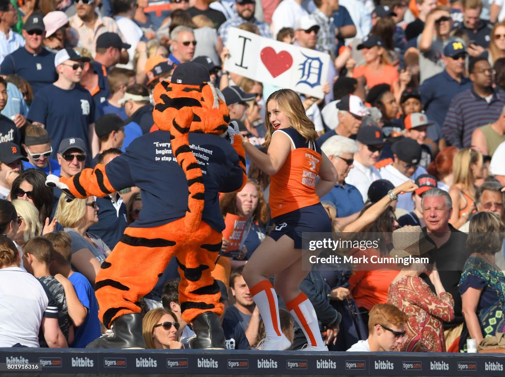 Chicago White Sox v Detroit Tigers