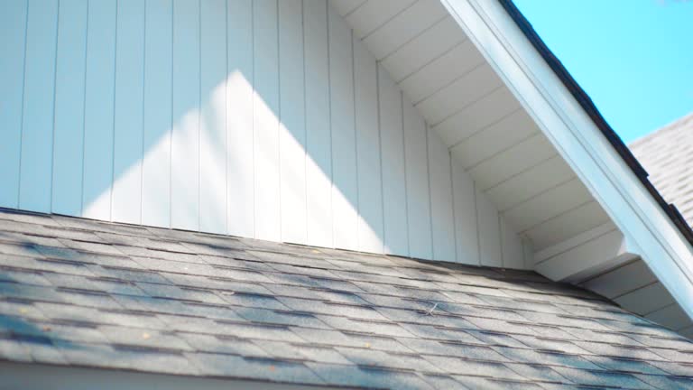 https://media.gettyimages.com/id/802026850/video/black-tiles-roof-on-the-modern-house.jpg?b=1&s=640x640&k=20&c=f0aanePHXWiEq_1fKnjhNMUVSN-CnjMvYjduX7MLt1w=