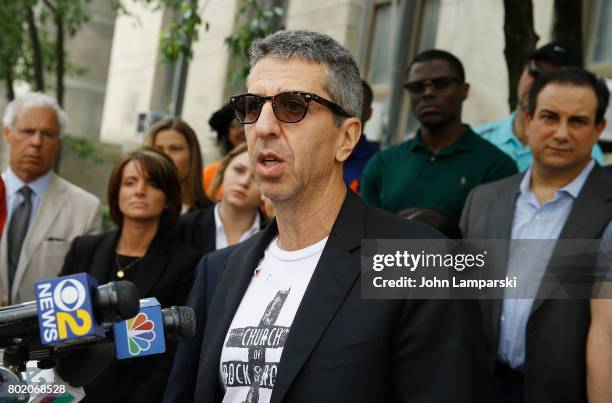 Music executive Jason Flom speaks during a press conference for retrial motion filed for Jon Adrian Velazquez on June 27, 2017 in New York City.