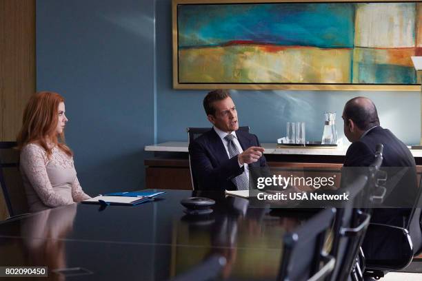 The Statue" Episode 702 -- Pictured: Sarah Rafferty as Donna Paulsen, Gabriel Macht as Harvey Specter, Rick Hoffman as Louis Litt --