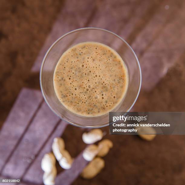 chia pudding in a serving glass. - schleimschicht stock-fotos und bilder