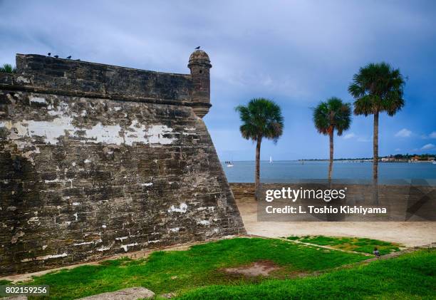 castillo de san marcos in st. augustine, florida - saint augustine stock pictures, royalty-free photos & images
