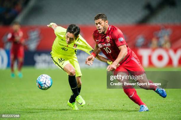 Shanghai FC Forward Givanildo Vieira De Sousa fights for the ball with Urawa Reds Defender Moriwaki Ryota during the AFC Champions League 2017 Group...