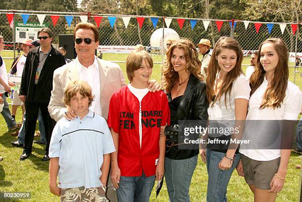 Arnold Schwarzenegger, Maria Shriver and family