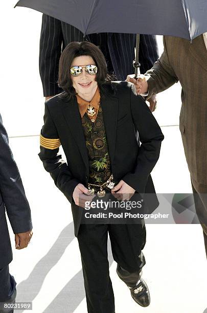 Michael Jackson arrives at Santa Barbara County Superior Court in Santa Maria, California, February 24, 2005. Selection of eight alternate jurors...