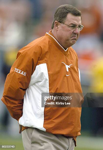 Texas offensive coordinator/quarterbacks coach Greg Davis during 38-37 victory over Michigan in the 91st Rose Bowl in Pasadena, Calif. On Saturday,...