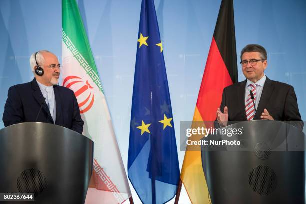 German Vice Chancellor and Foreign Minister Sigmar Gabriel and Iranian Foreign Minister Mohammad Javad Zarif hold a news conference at the Foreign...