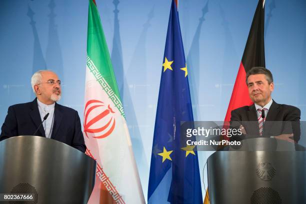 German Vice Chancellor and Foreign Minister Sigmar Gabriel and Iranian Foreign Minister Mohammad Javad Zarif hold a news conference at the Foreign...