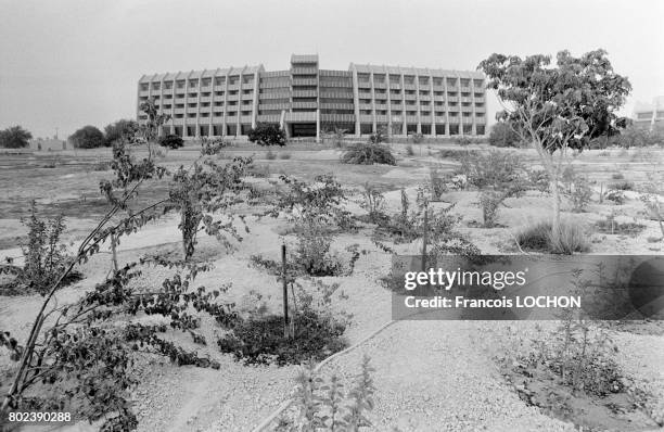 Hôtel Monte-Carlo Tropical bâti à coups de milliards sur lîle luxueuse de Kish, paradis des milliardaires au temps du shah d'Iran en juillet 1979 en...