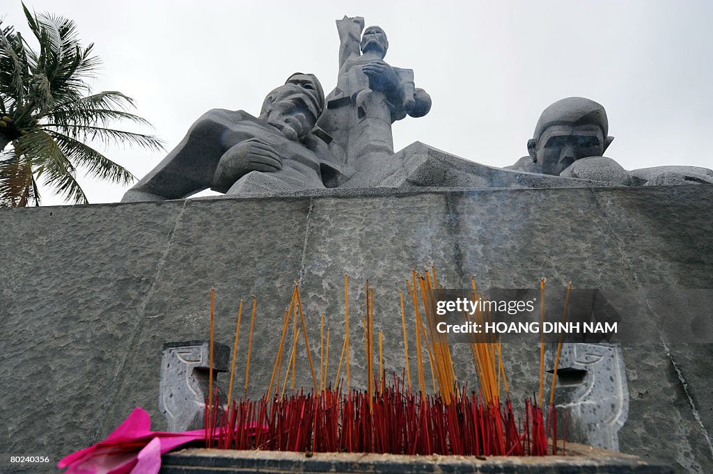 TO GO WITH STORY Vietnam-war-US-annivers