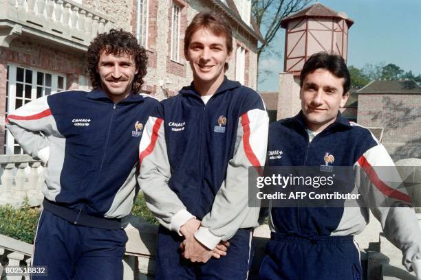 Picture taken on April 28, 1989 in Clairefontaine-en-Yvelines shows France national football team forwards Daniel Xuereb, Stephane Paille and...