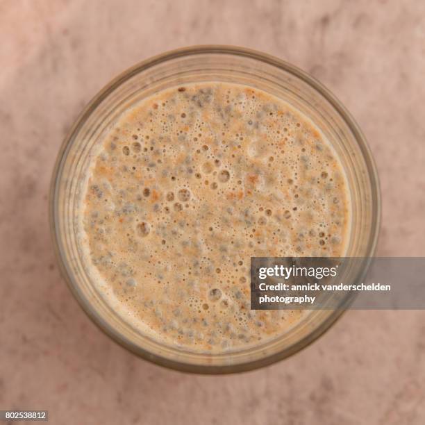 chia pudding in a serving glass. - schleimschicht stock-fotos und bilder