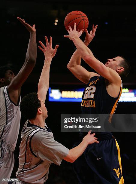 Alex Ruffa 73 Georgetown Jeremiah Rivers Stock Photos, High-Res Pictures, and ...