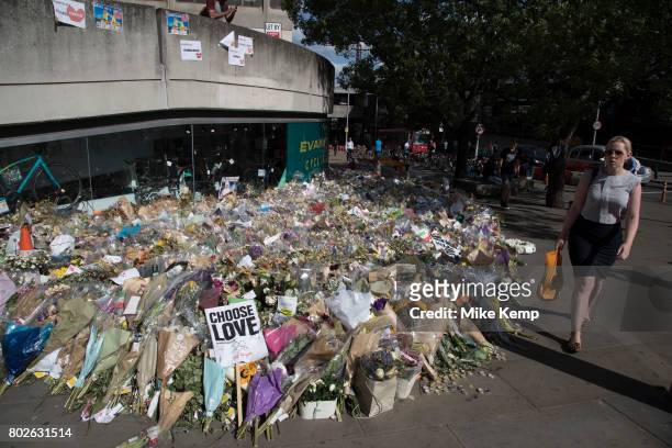 Floral tributes to the terrorist attack in which 7 people were killed at London Bridge, London, England, United Kingdom. A memorial of flowers grew...