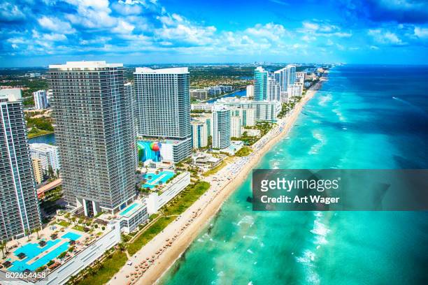 南フロリダの海岸線の空撮 - miami beach ストックフォトと画像
