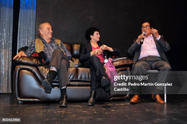 Actor Ernesto Gómez Cruz speaks next to Actor Oscar Chávez and actress Julia Isabel de Llano Macedo during the 50th Anniversary event of 'Los...