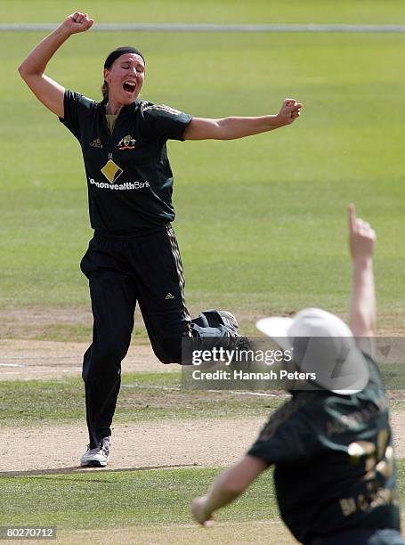 Emma Sampson of Australia celebrates after claiming the wicket of Katey Martin of New Zealand during the fourth Rose Bowl Series One Day...