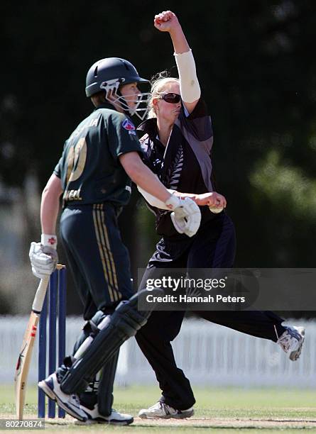 Aimee Mason of New Zealand bowls during the fourth Rose Bowl Series One Day International match between the New Zealand Silver Ferns and Australian...