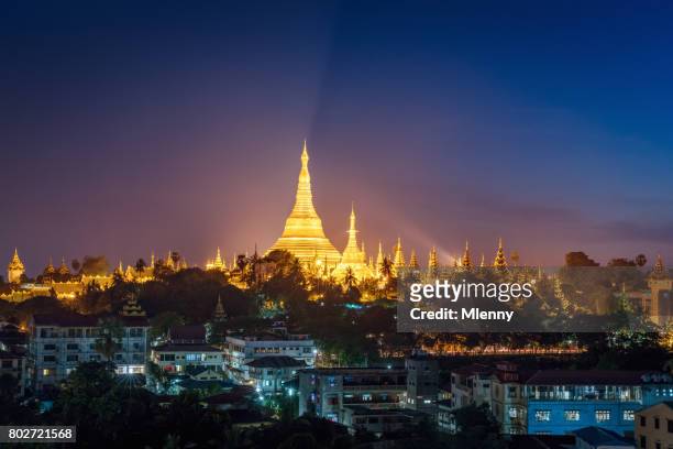 aerial view yangon night shwedagon pagoda myanmar - yangon imagens e fotografias de stock