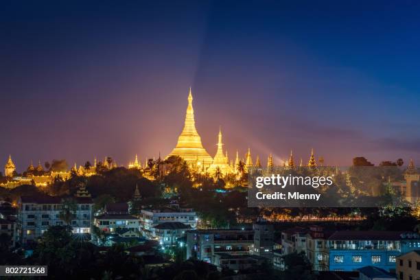 flygfoto yangon natt shwedagon pagoda myanmar - yangon night bildbanksfoton och bilder