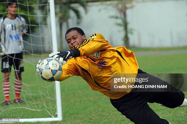 By Aude GENET Fabio Dos Santos is seen during a training with his Vietnamese soccer club Dong Tam-Long An in Ben Luc, in southern province of Long An...