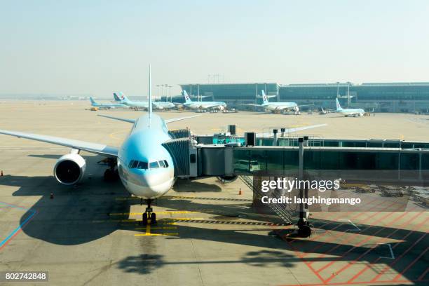 aeropuerto internacional de incheon seúl corea - incheon airport fotografías e imágenes de stock