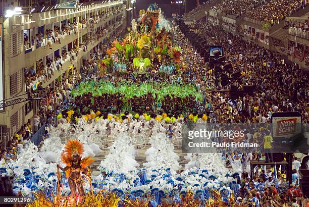 carnival parade, rio de janeiro. brazil - carnaval in rio de janeiro fotografías e imágenes de stock