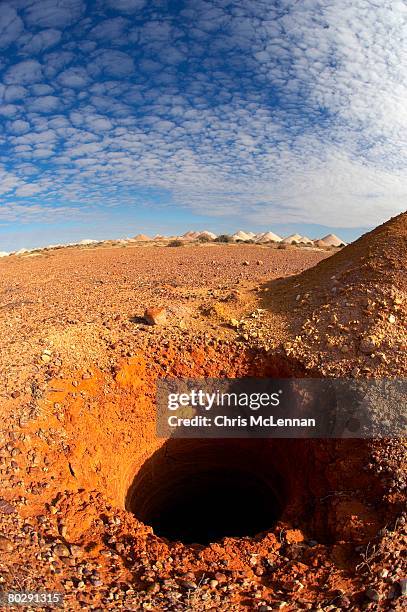 opal mining area in coober pedy in the south australian outback. - opal mining stock-fotos und bilder