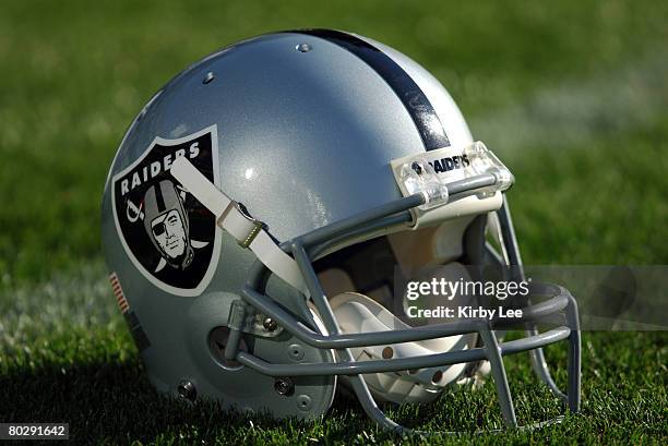 S Ridell 90 Riddell Helmet Photos & High Res Pictures - Getty Images