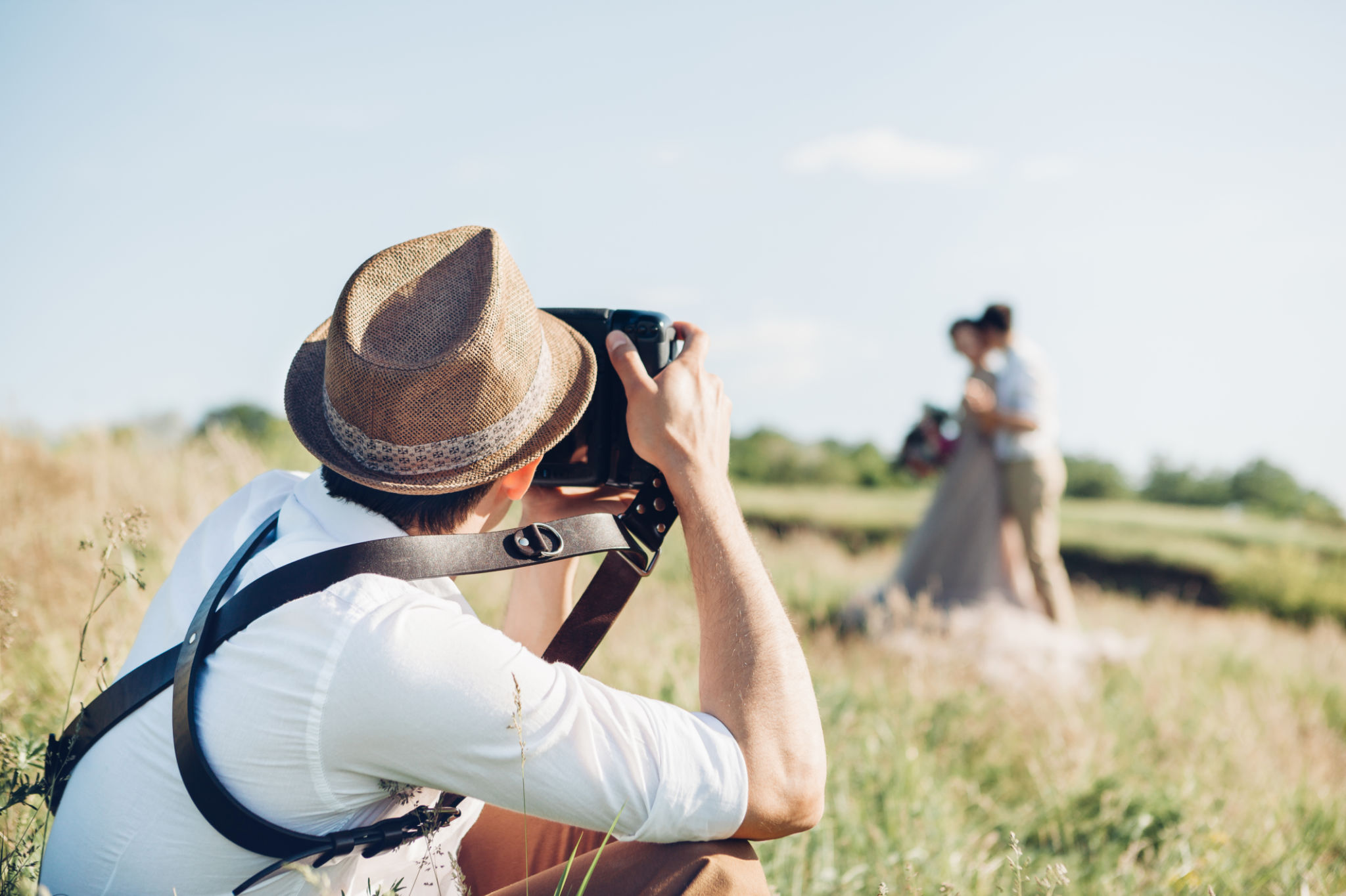 booking wedding photographer