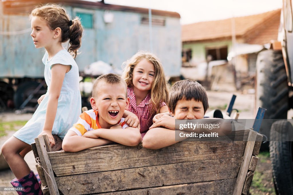 Kinder spielen im ghetto