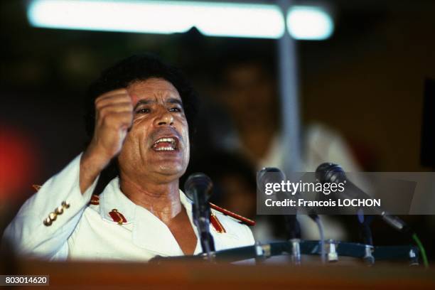 Discours de Mouammar Kadhafi sur la place Verte de Tripoli lors du 18ème anniversaire de la révolution libyenne le 2 septembre 1987 à Tripoli, Libye.