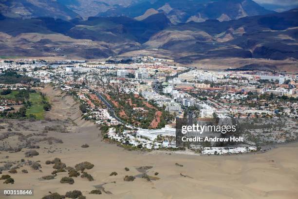 aerial photography view west of dunas de maspolamas and playa del inglés, gran canaria. canary islands, spain. - inglés imagens e fotografias de stock